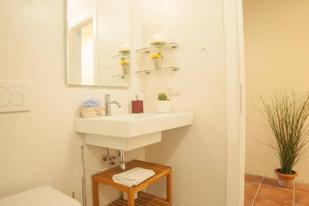 Ferienwohnung Cozy Macci Flat 4 People Near Santa Croce Square Florenz Exterior foto